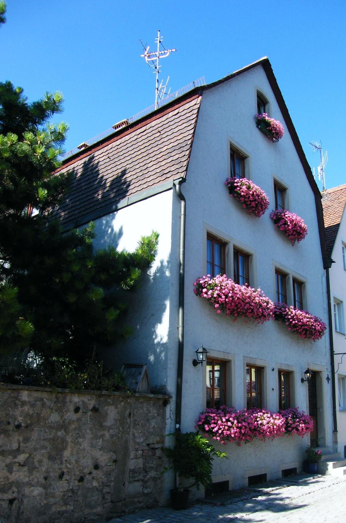 Pension Hofmann-Schmoelzer Rothenburg ob der Tauber Exterior foto