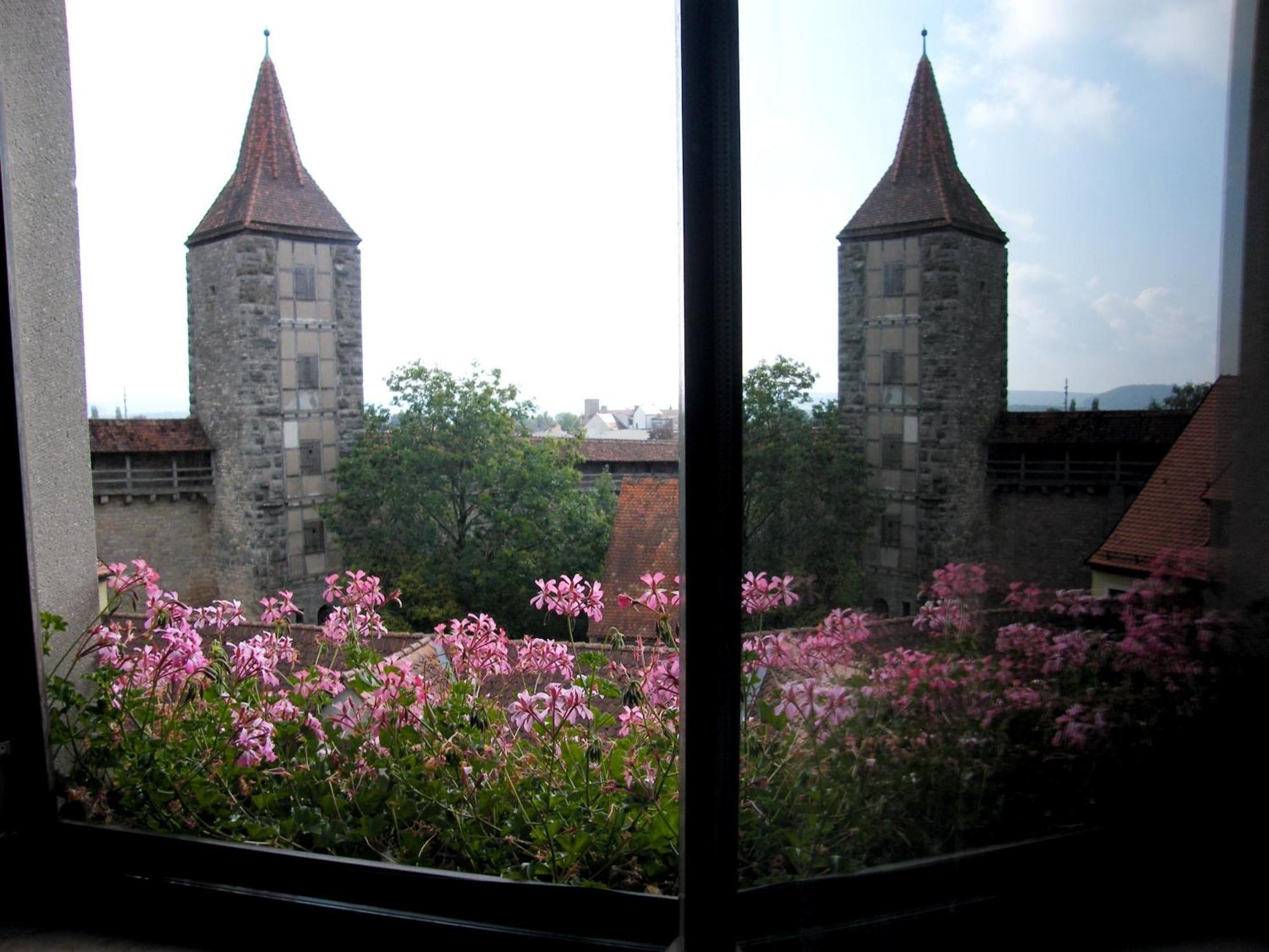 Pension Hofmann-Schmoelzer Rothenburg ob der Tauber Exterior foto